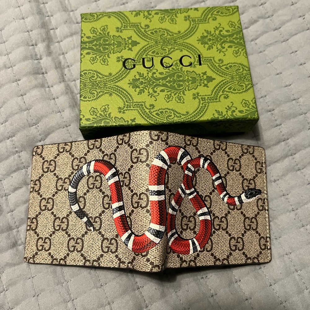 Gucci Beige and Red Snake Print Card Holder